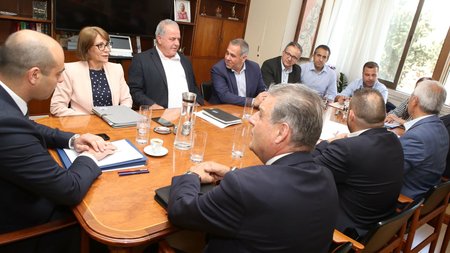 ata-ipourgos-ergasias-sindikalistikes-7-scaled