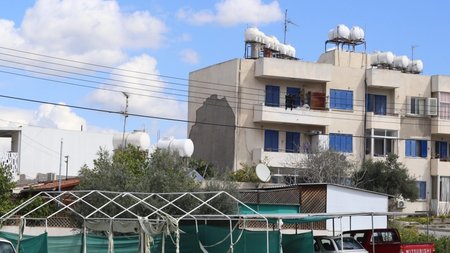 prosfigiki-sinikismi-polikatikies-1-scaled-1