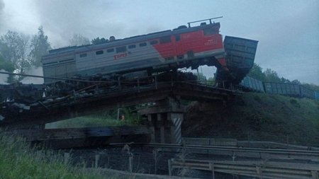 2025-06-01T044301Z_1010506076_RC2GTEADPYUT_RTRMADP_5_UKRAINE-CRISIS-BRIDGE-KURSK-1200x897