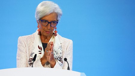 c8f52a82b4fa89ac17d2ed72bf442389_2023-07-27T155256Z_306145119_RC2QB2AXB8A1_RTRMADP_5_GLOBAL-CENBANKS-1-1