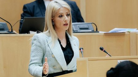 annita_boule.2e16d0ba.fill-1600x900