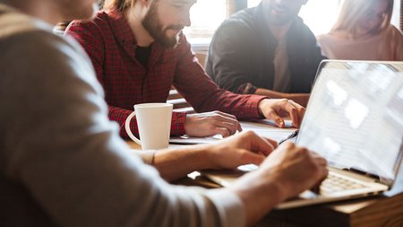 ΕΠΑΓΓΕΛΜΑΤΑ