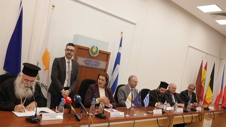 μνηομνιο