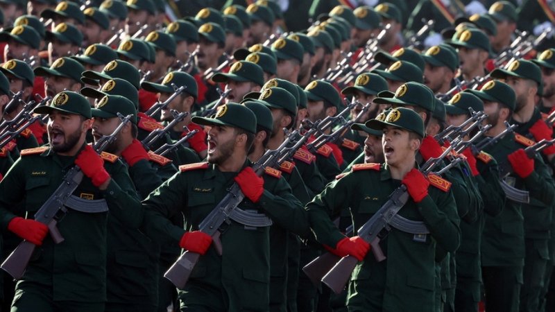 revolutionary_guard_parade
